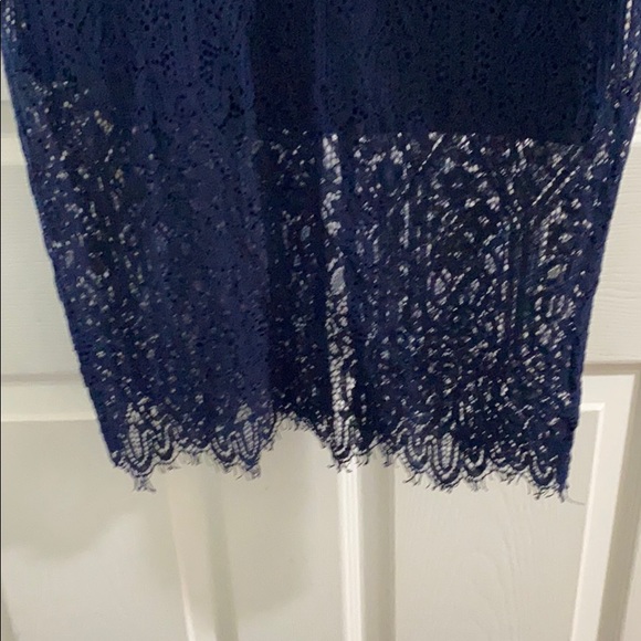 Chelsea lace-adjacent dress - Picture 2 of 9